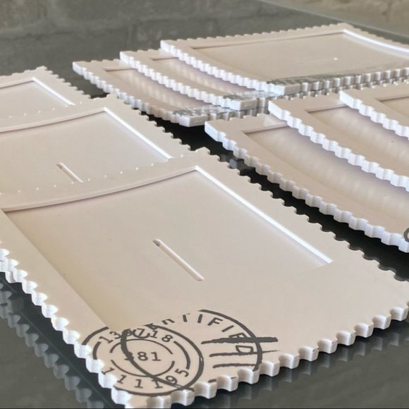 NWOT Umbra Postal Wall Frames (9pcs) - Picture 7 of 9